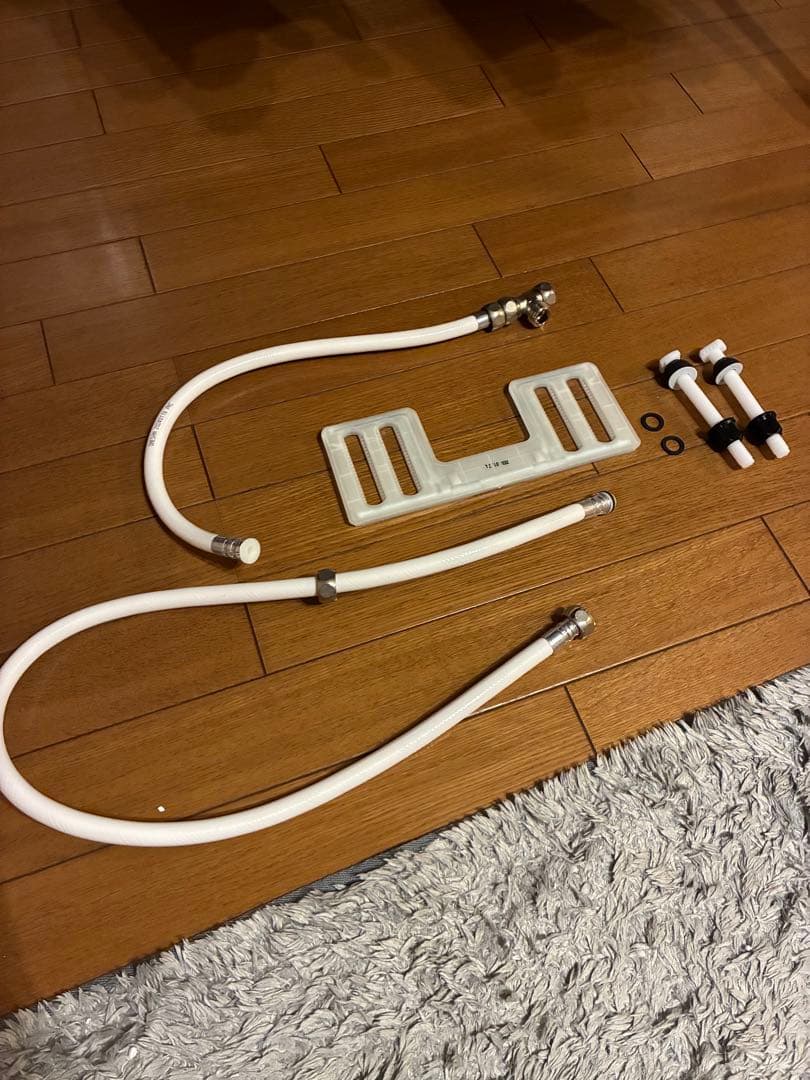 中古　TOSHIBA 温水洗浄便座 SCS-T160S 2024年製