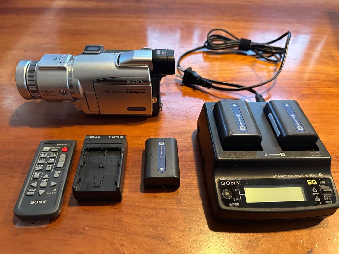 SONY デジタルビデオカメラ ハンディカム　 DCR-TRV70K