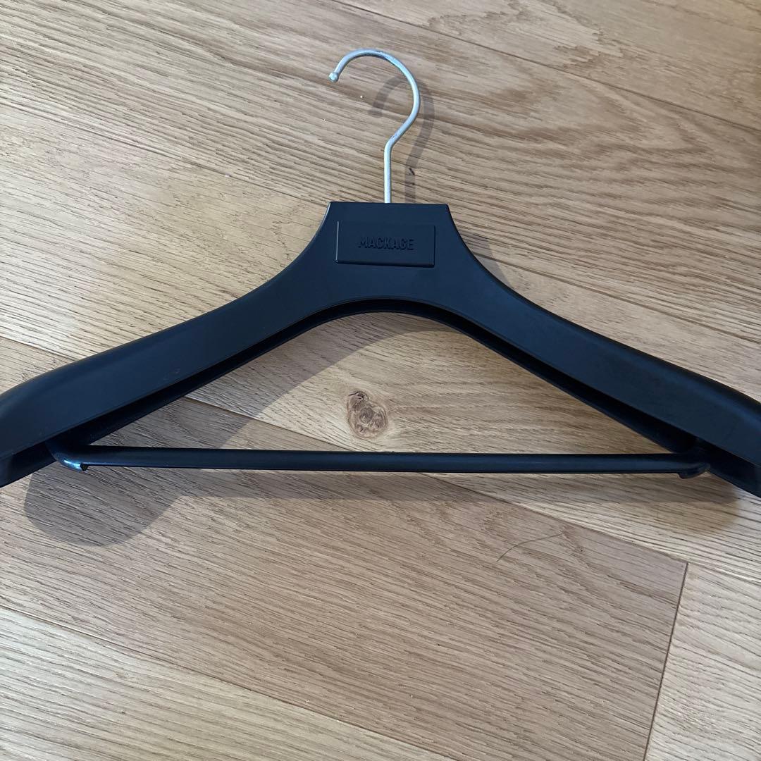 めりるか！MACKAGE CALLA-BX オフホワイト ダウンマッ