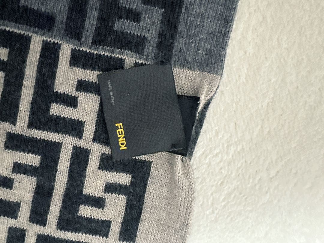 FENDI♡マフラー♡ロゴ♡総柄♡ブラック♡グレー♡ベージュ♡ウール100%
