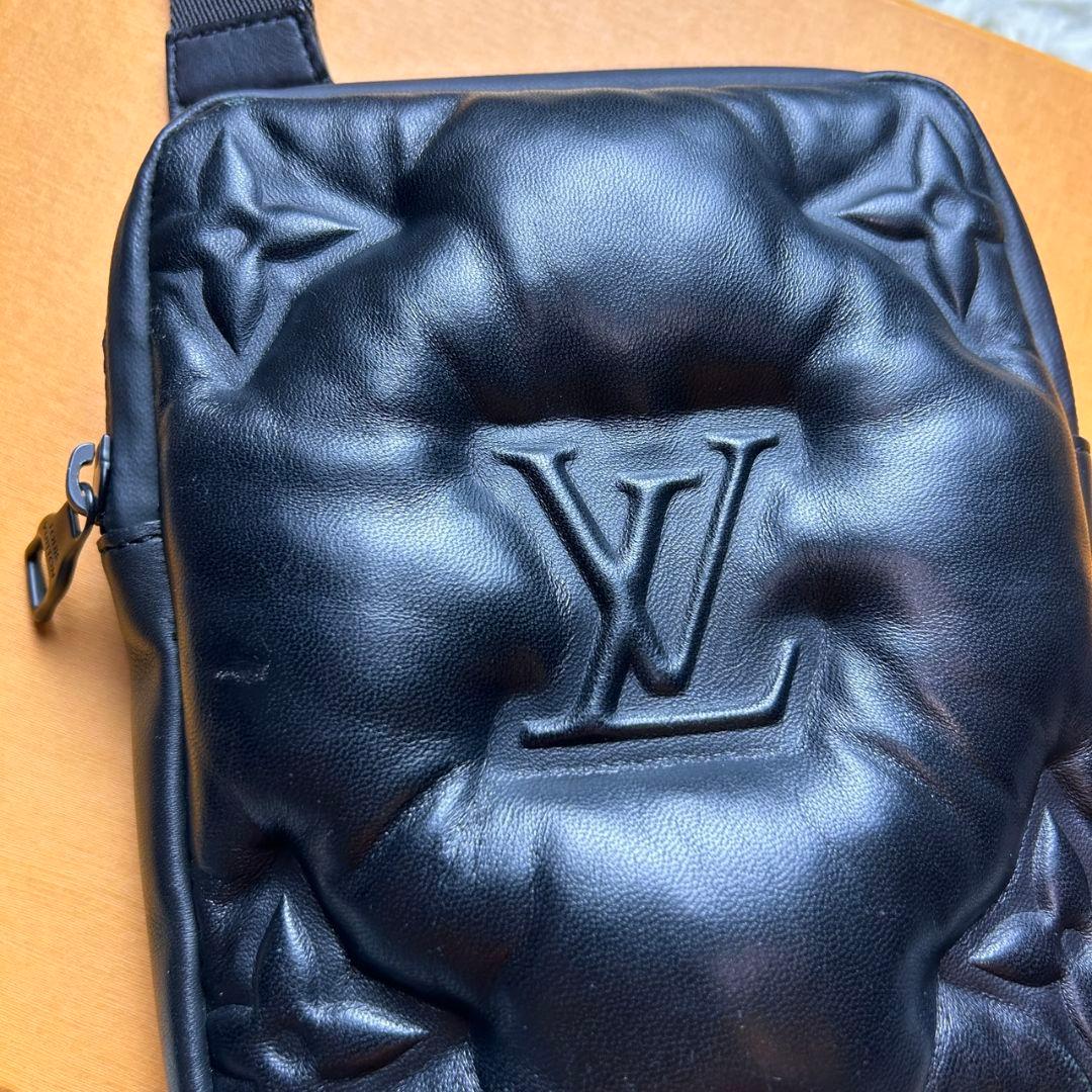 【極希少】LOUIS VUITTON アシンメトリカル 本革 ボディバッグ 黒