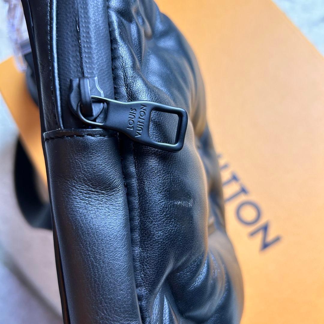 【極希少】LOUIS VUITTON アシンメトリカル 本革 ボディバッグ 黒