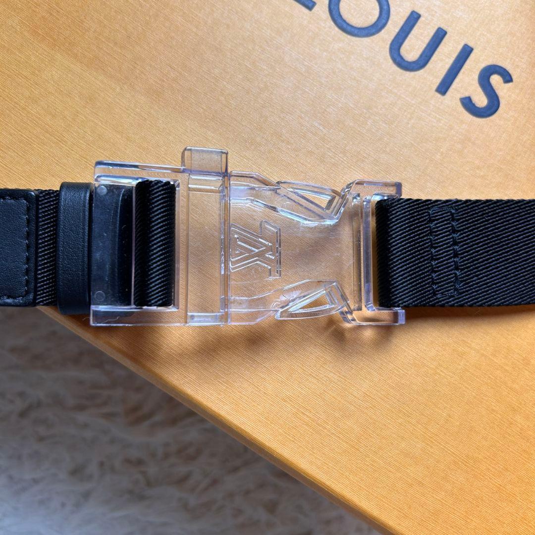 【極希少】LOUIS VUITTON アシンメトリカル 本革 ボディバッグ 黒