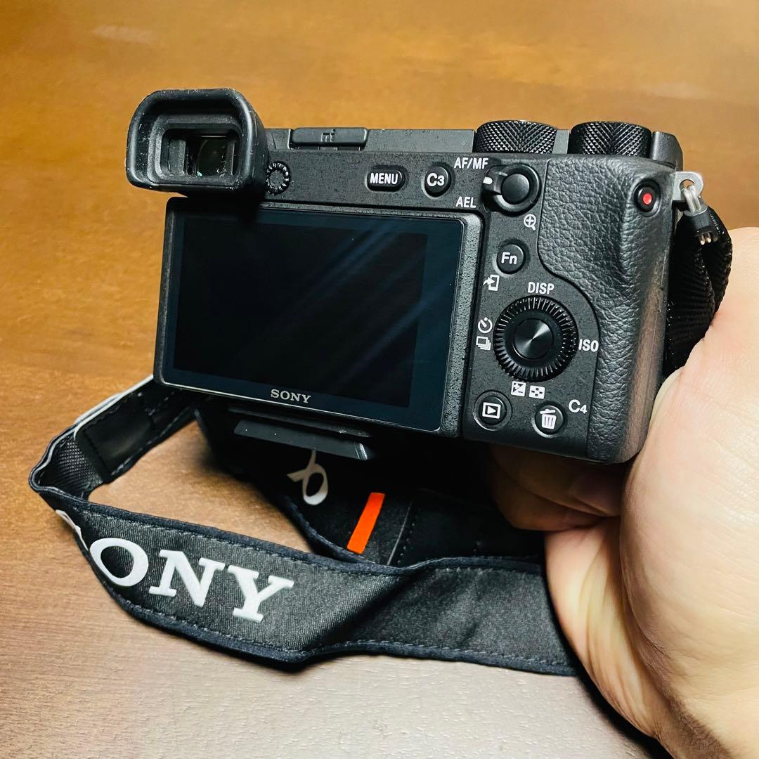 SONY a6600 単焦点レンズ3個　その他多数！　美品