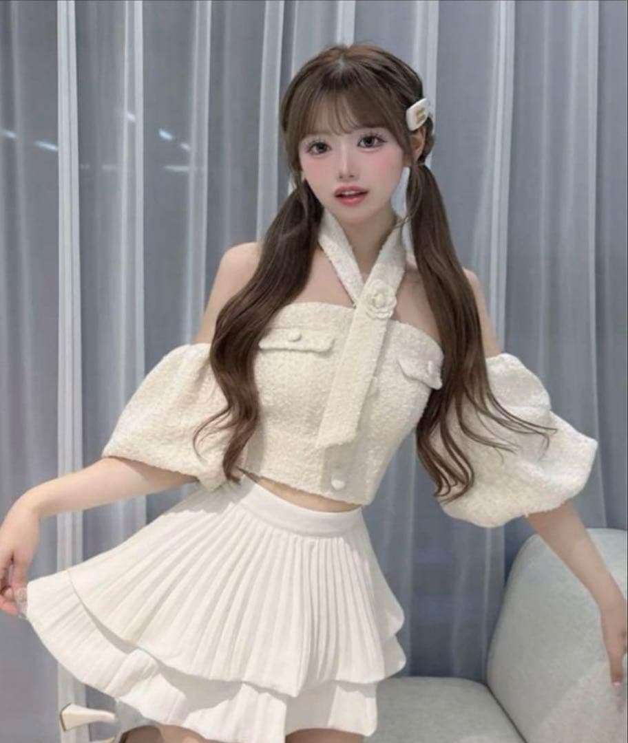 【新品未使用】ダーリッチ　ホルターネックオフショルツイードトップス