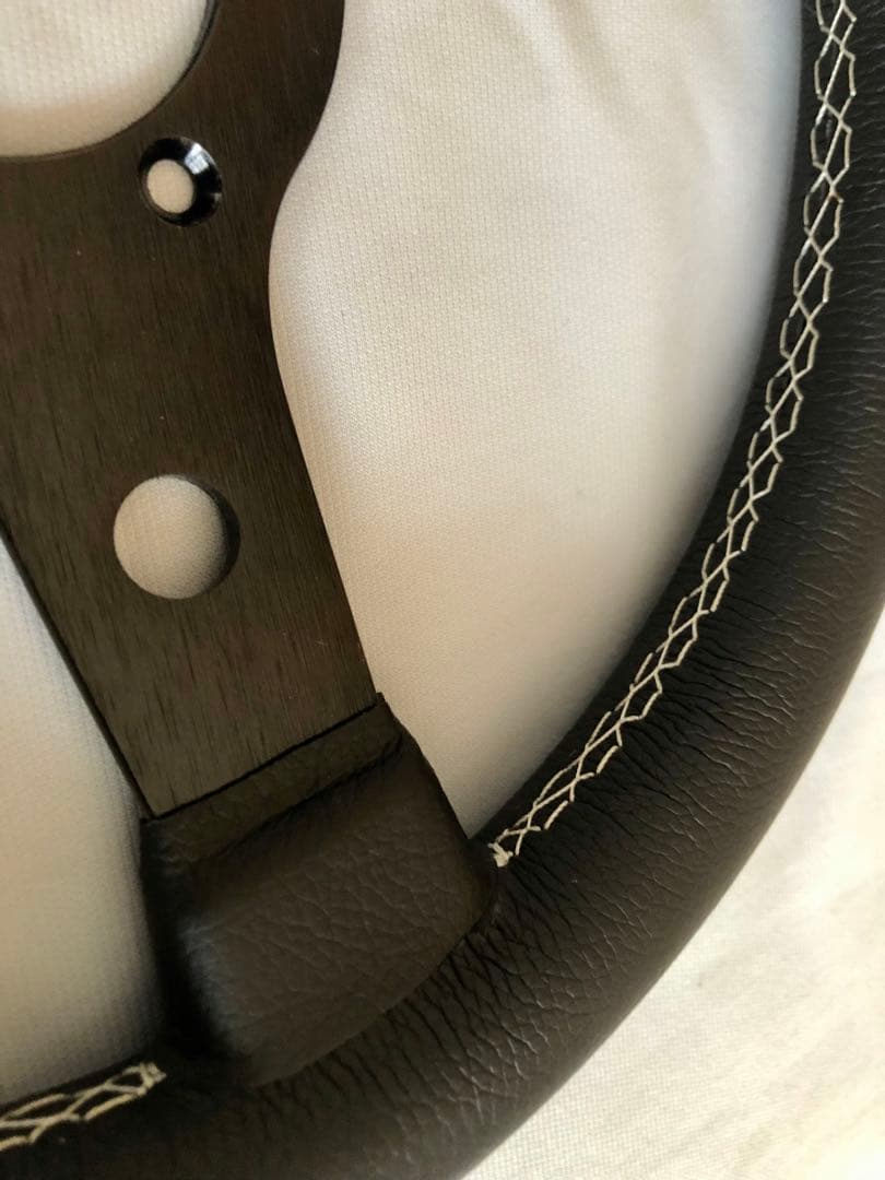 3スポーク レザー ステアリングホイール30パイ