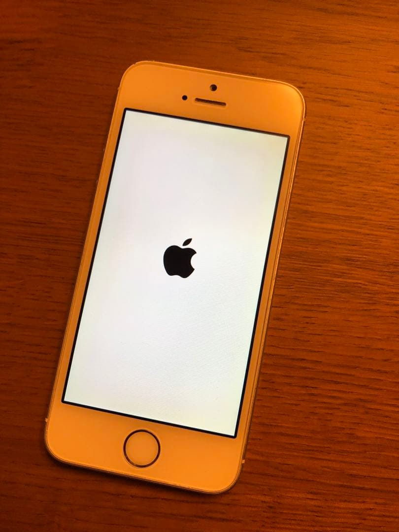 Apple iPhone SE ゴールド 本体