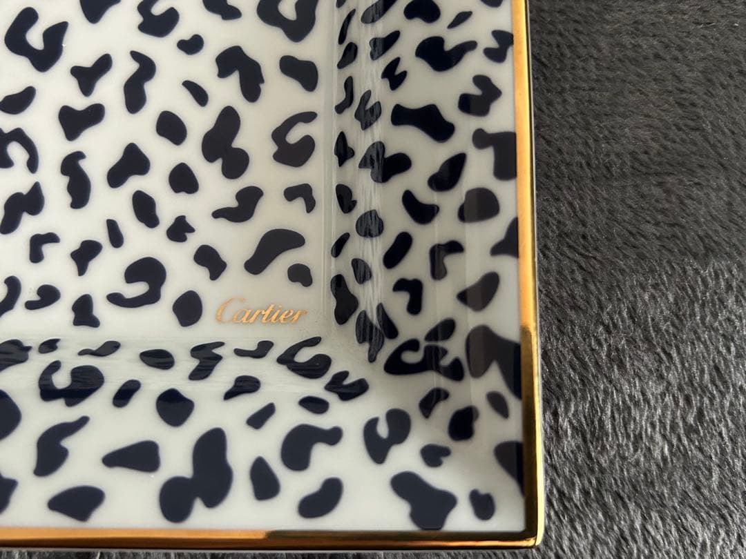 【非売品•美品】カルティエ　トリンケットトレー　小物入れ プレート レオパード柄