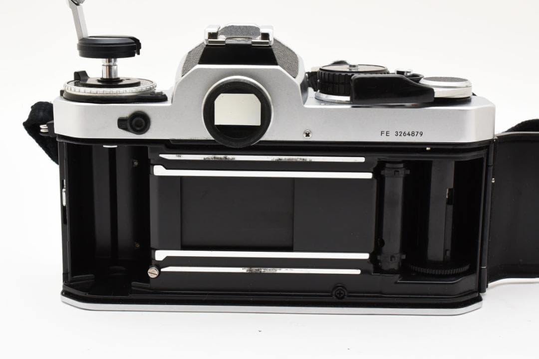 超美品　NIKON FE シルバー フィルムカメラ　モルト新品交換済 B876