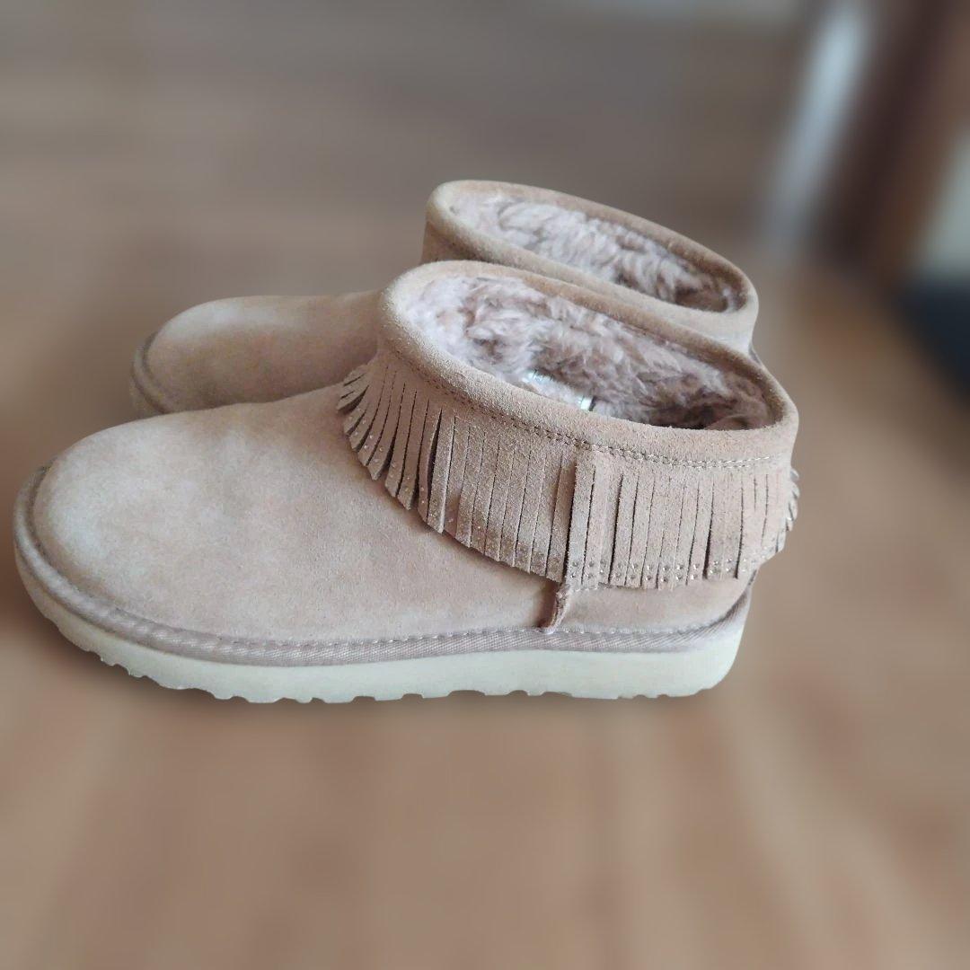希少！美品！UGG★ウルトラミニフリンジ/23㎝/ベージュ