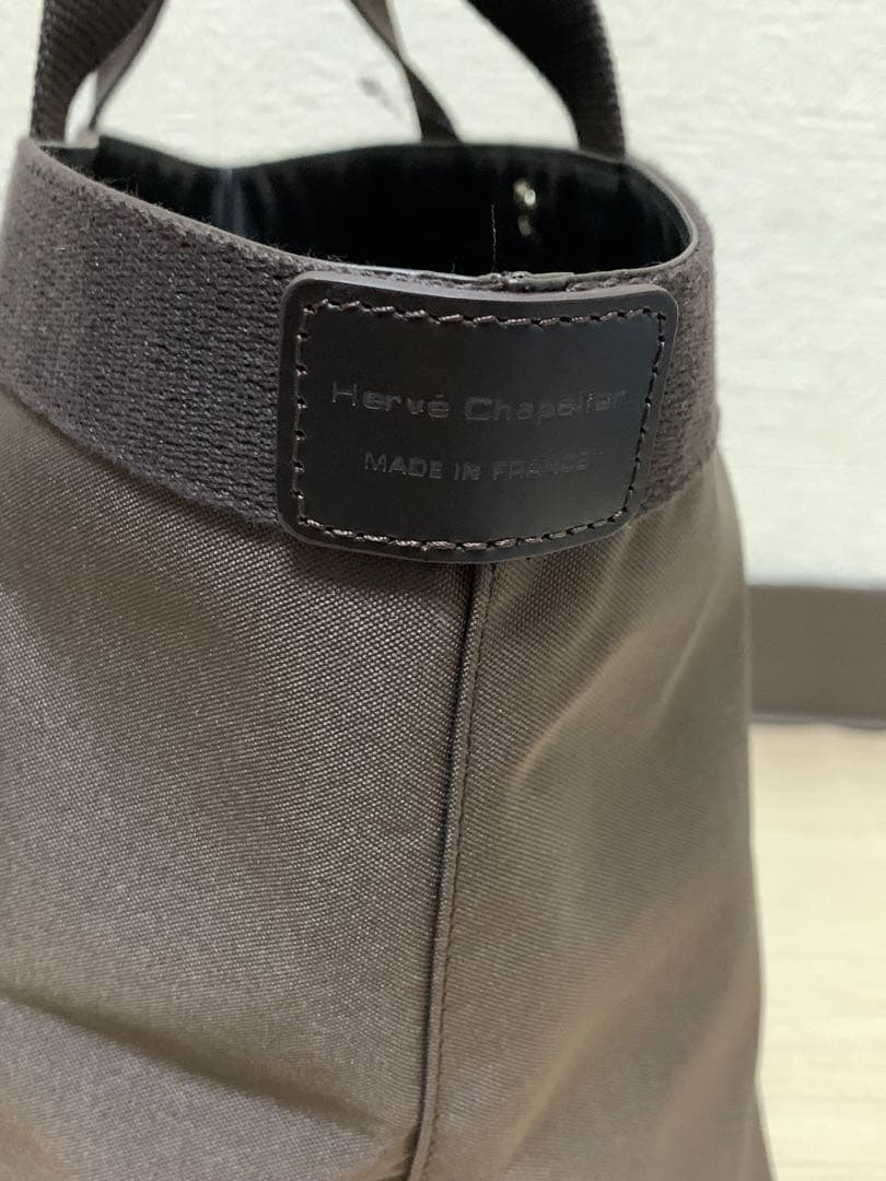 ジ*ン様 エルベシャプリエ 707c ノワール人気色モカ　舟形 トートバッグ M