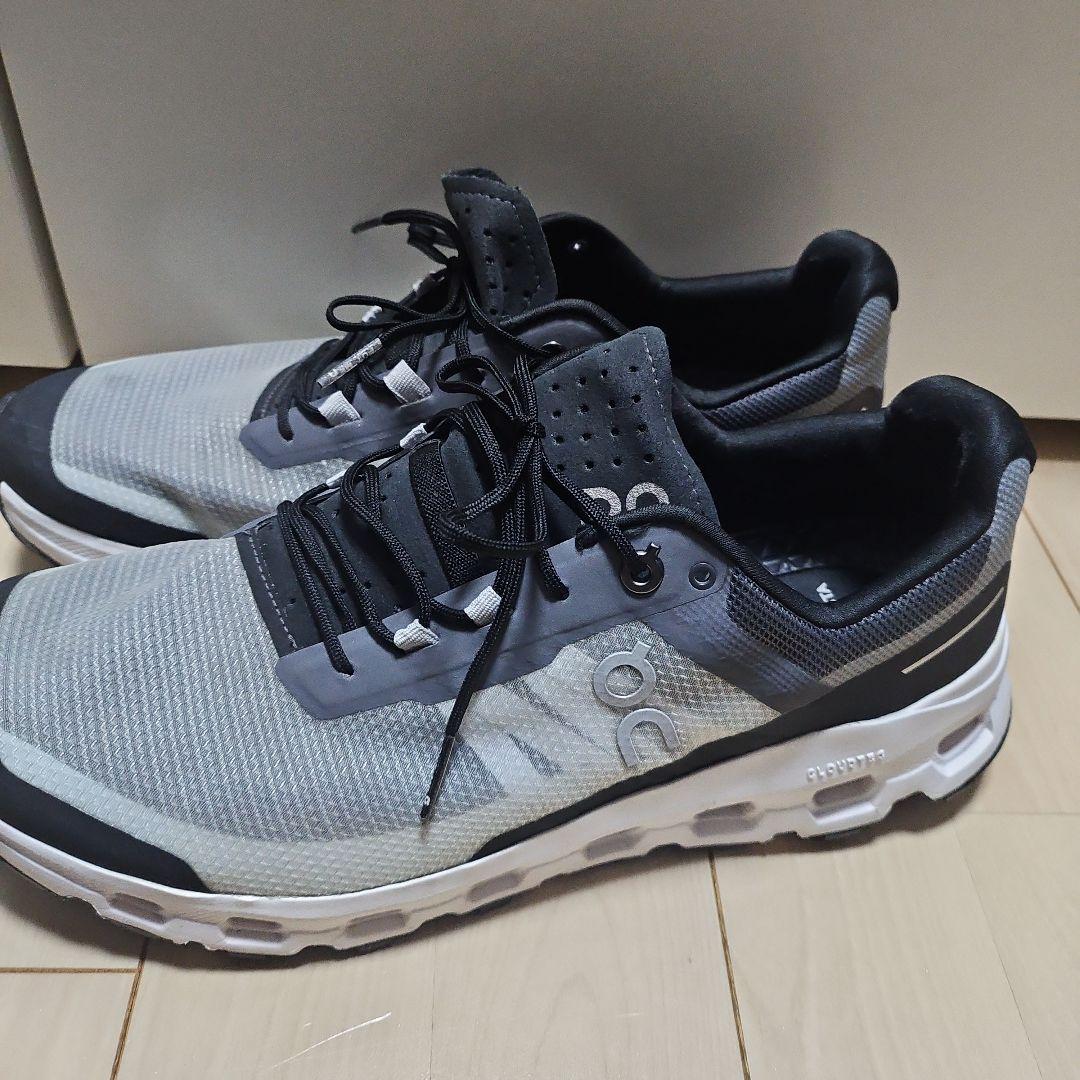 On CLOUDVISTA　クラウドビスタ スニーカー