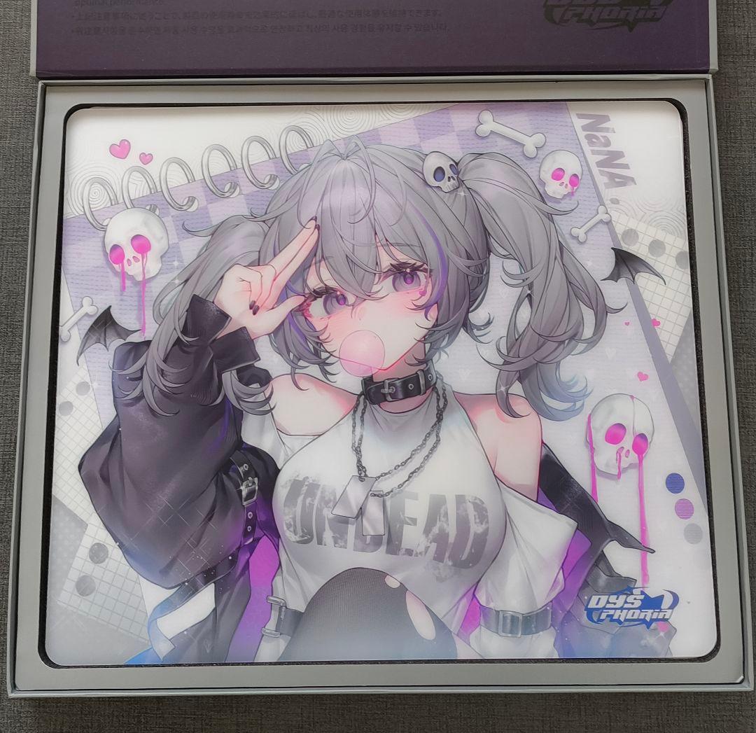 も*様 DYSPHORIA NaNA ガラスマウスパッド