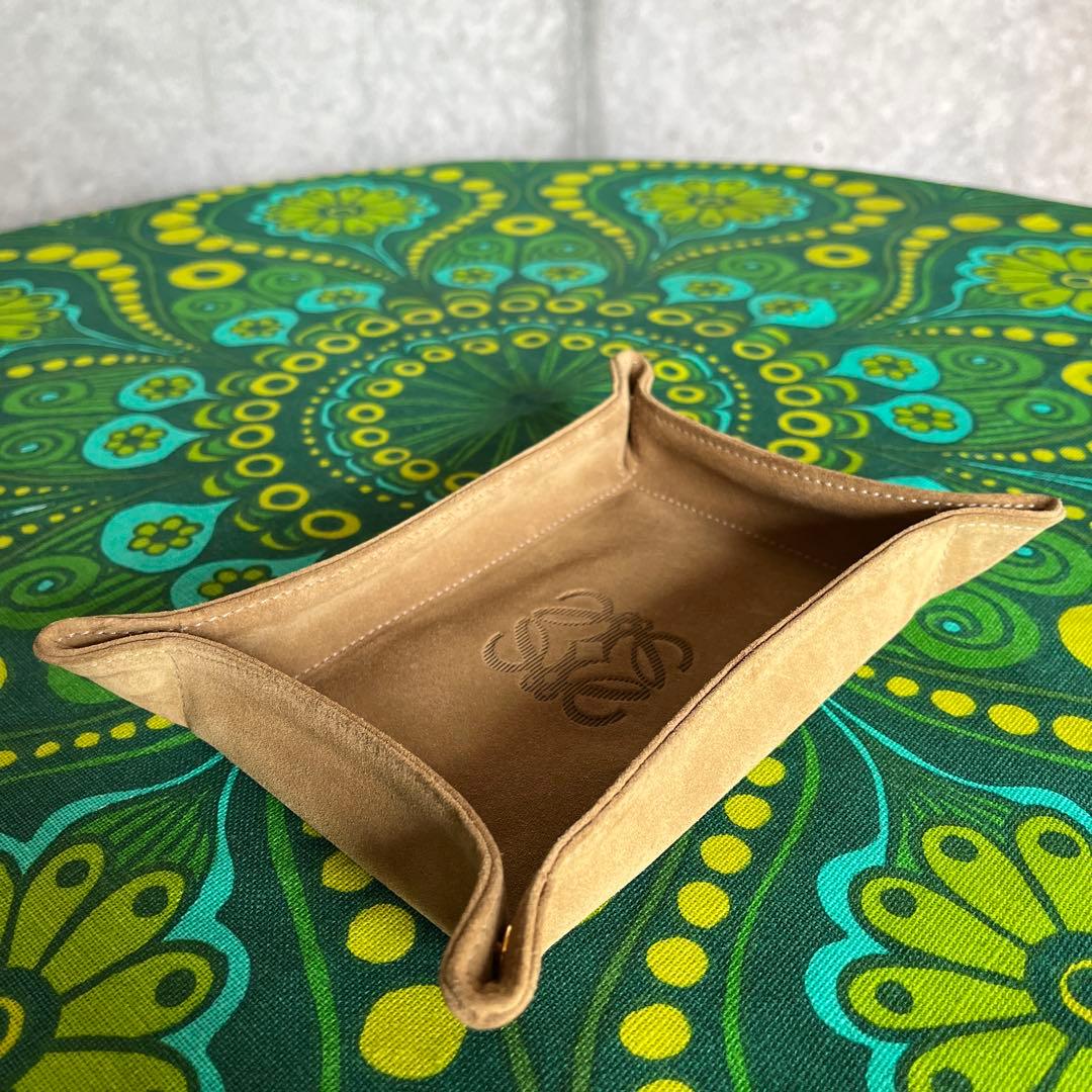 ☆LOEWE☆ロエベ☆スエード☆ベージュ☆アナグラム☆トレー【送料込み】