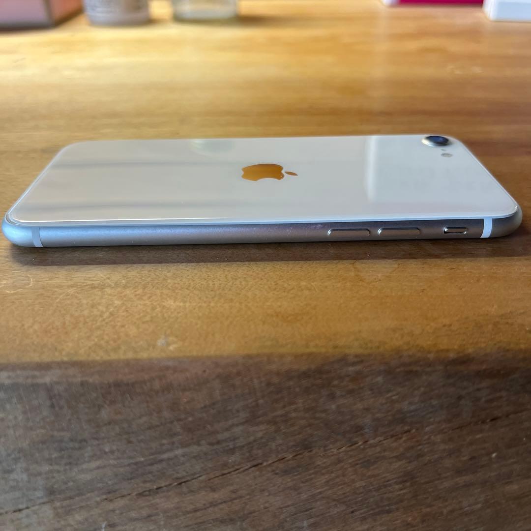 【美品】Apple iPhone se2 64GB