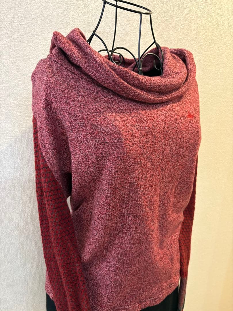 ⭐︎美品⭐︎ヴィヴィアンウエストウッドレッドレーベル　フード付き赤い長袖　かわいい