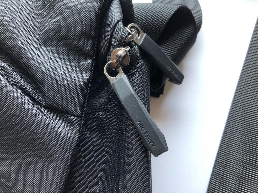 バッグ ARC'TERYX GRANVILLE 10 COURIER BAG