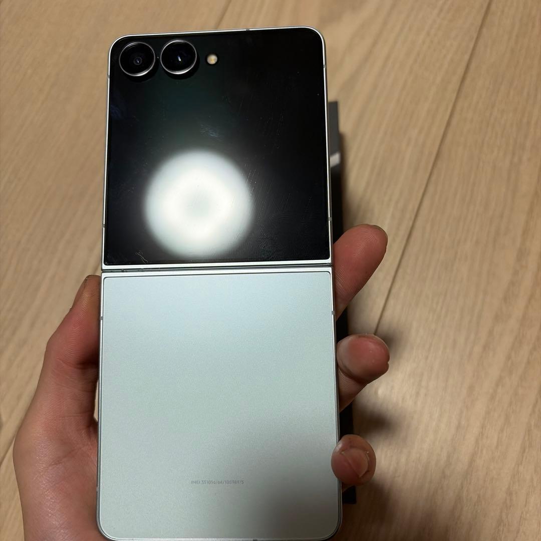 Galaxy zfilip7 日本版