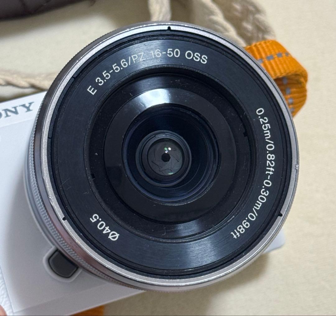 SONY α5100 ミラーレスカメラ ホワイト＋バッテリー