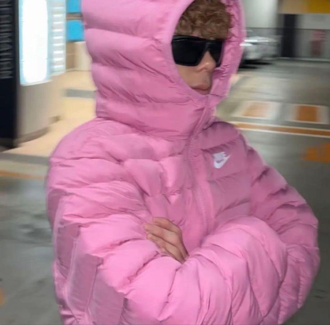 NIKE　ピンク　ダウンジャケット　160 L