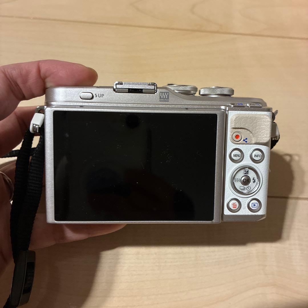 OLYMPUS E-PL9 14-42mm 、40-150mm付き