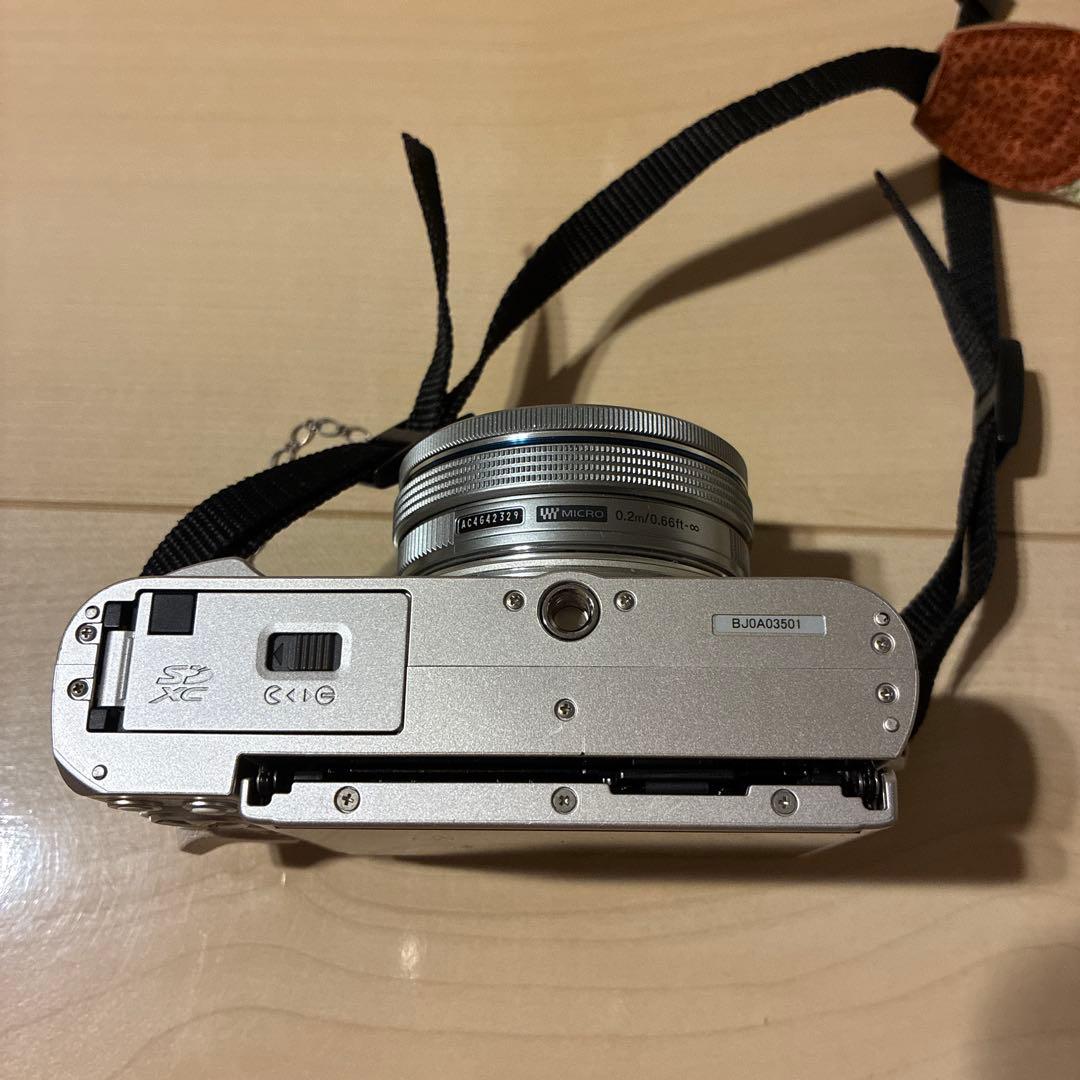 OLYMPUS E-PL9 14-42mm 、40-150mm付き