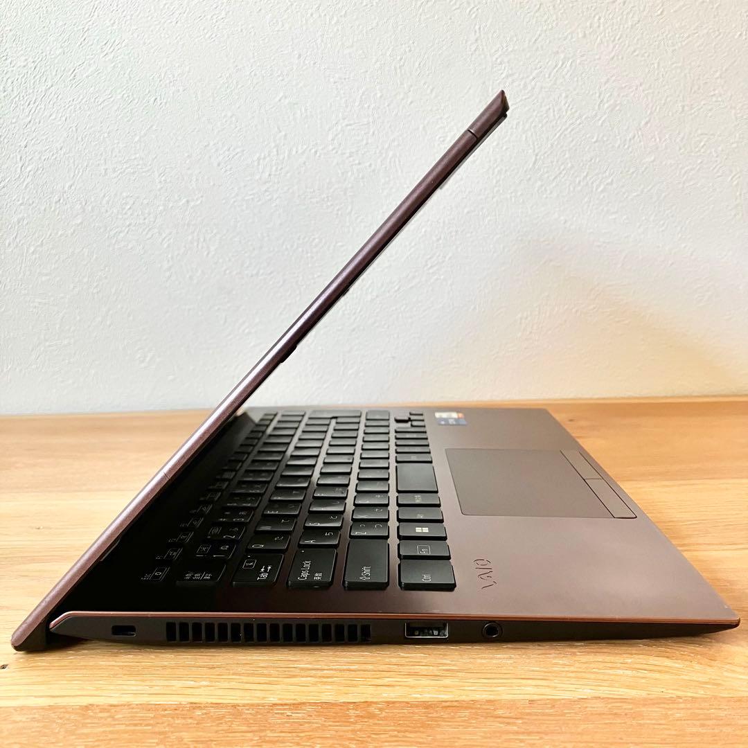 VAIO i7 32GB SSD512GBタッチ軽量Windows11ノートPC