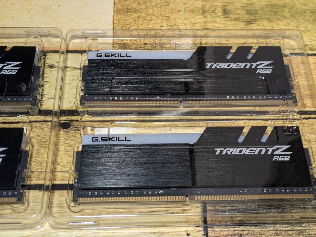 玉*汁様 G SKILL DDR4 F4-3600C18D-32GTZR2個合計