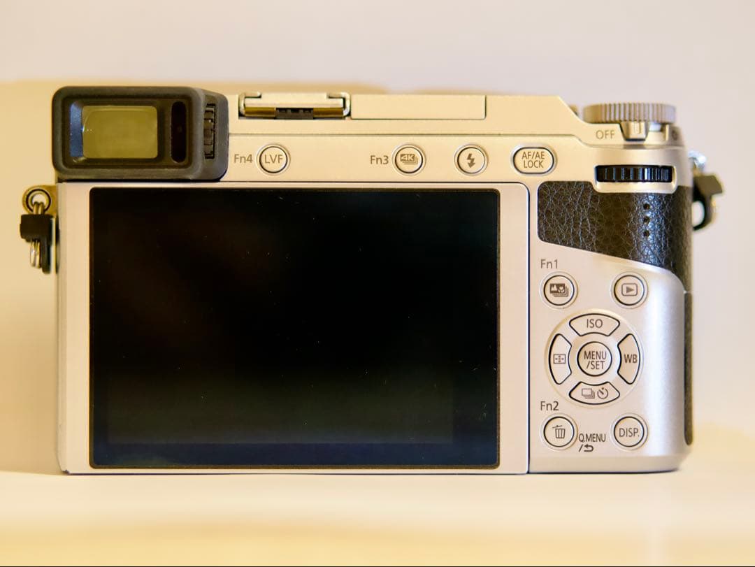 パナソニック LUMIX DMC-GX7MK2ボディ＋純正バッテリx２他付属品