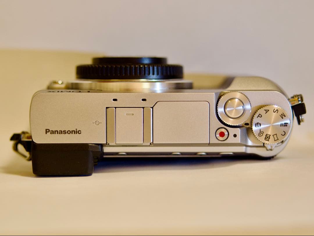 パナソニック LUMIX DMC-GX7MK2ボディ＋純正バッテリx２他付属品