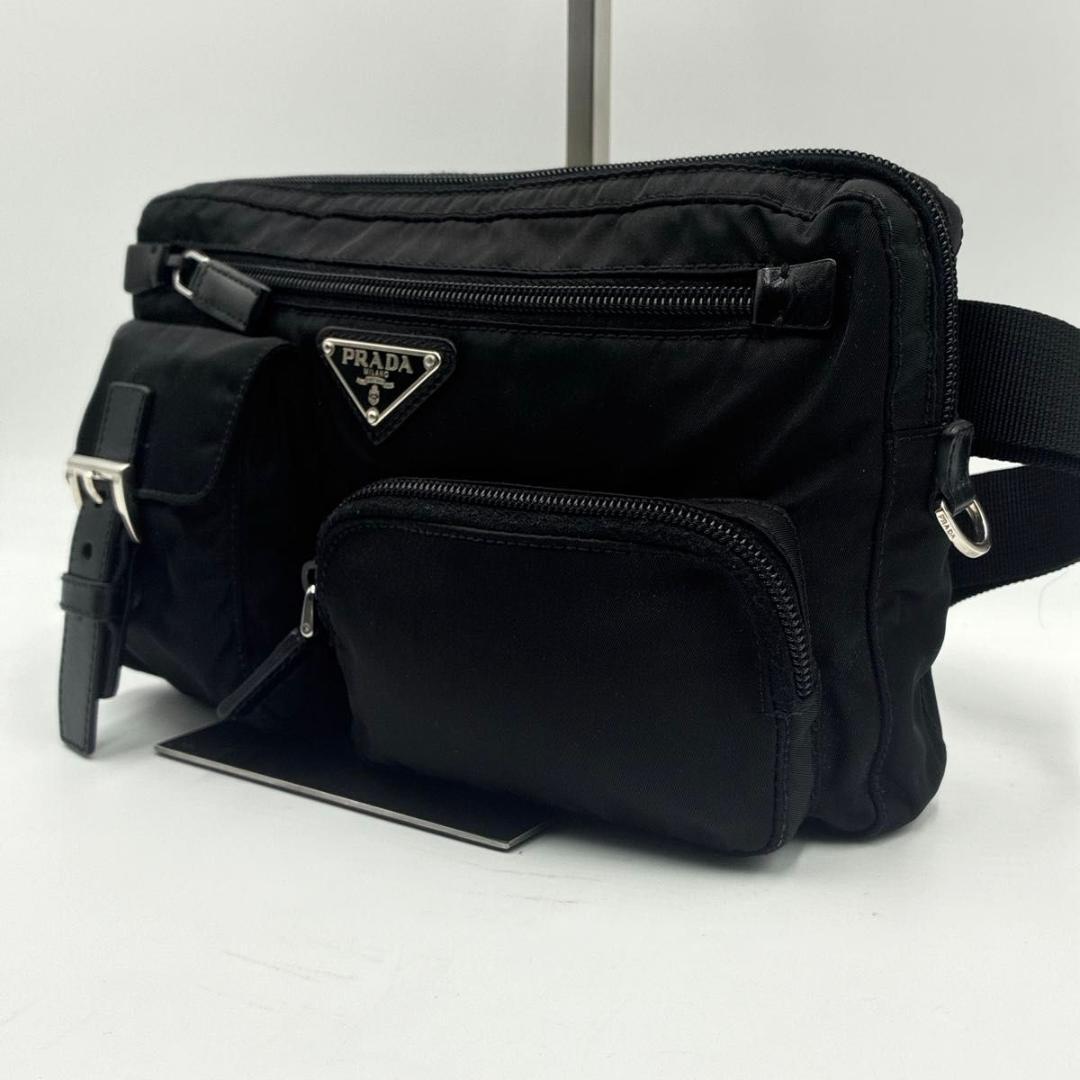 Mignon (ミニョン)　プラダ ボディバッグ ウエストポーチ 三角