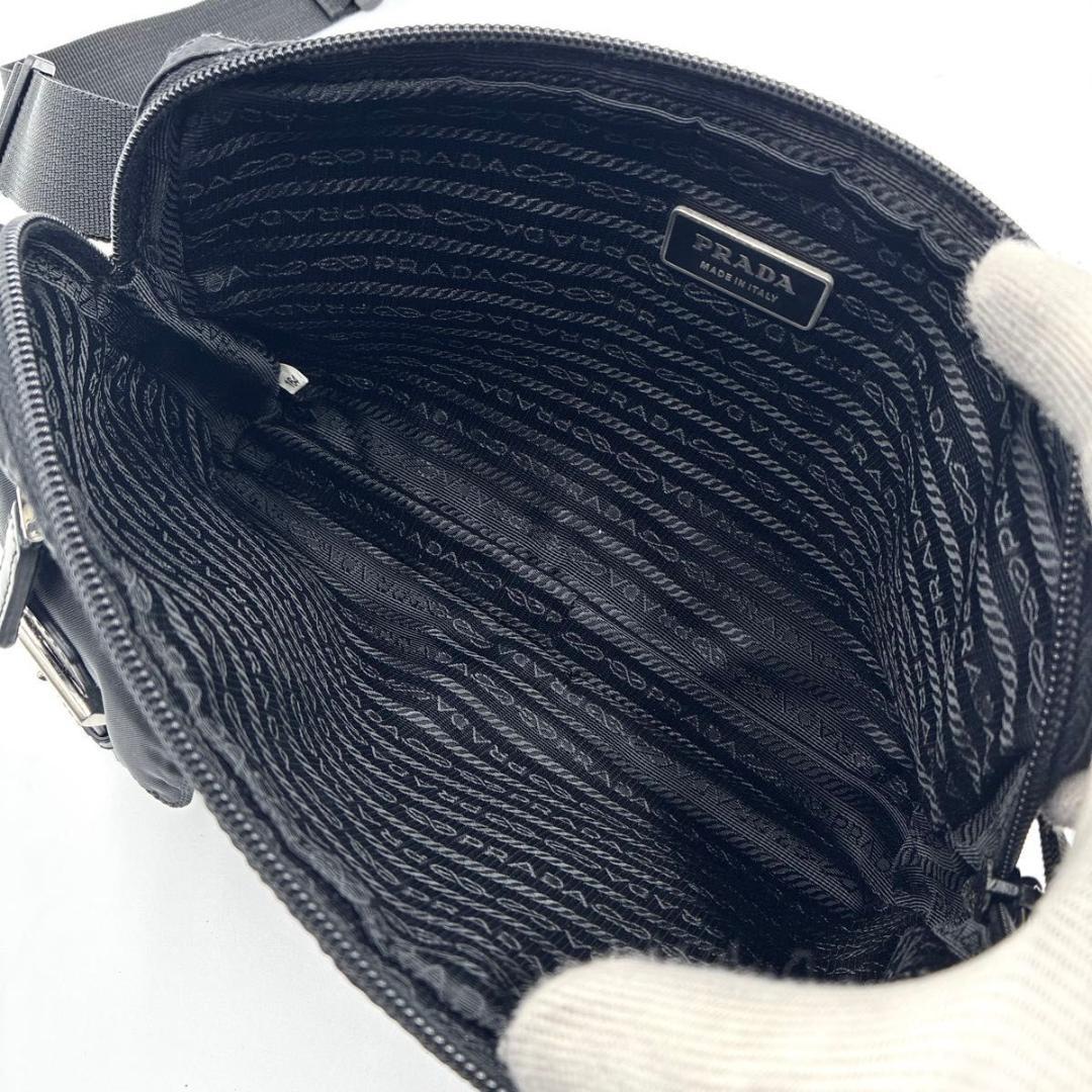 Mignon (ミニョン)　プラダ ボディバッグ ウエストポーチ 三角