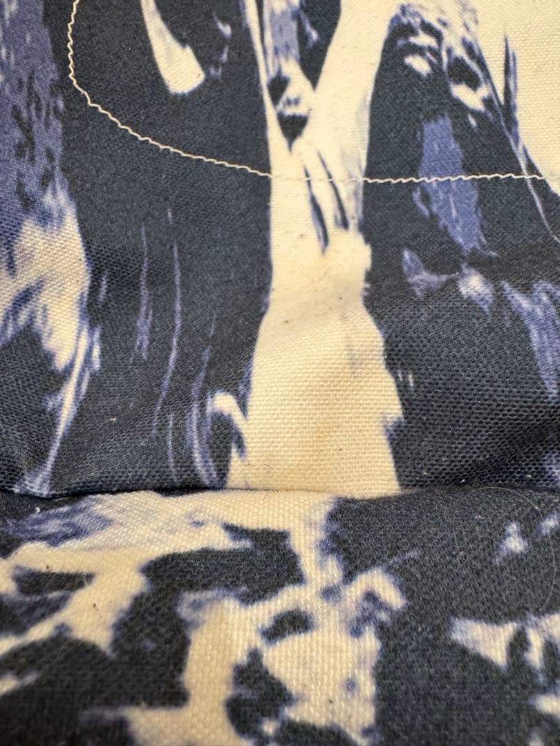 ABSOLUTELY FUCKING BITCHのメッセンジャーバッグ