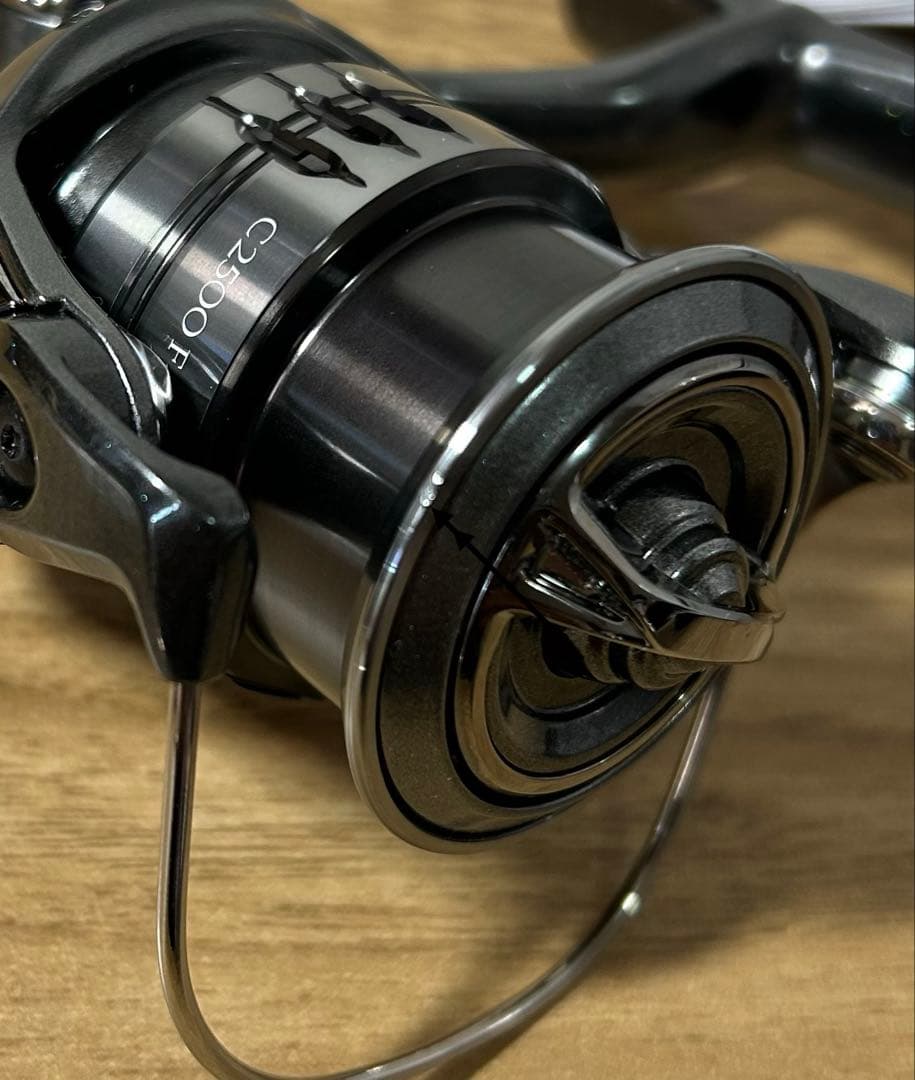 【格安】シマノ25 COMPLEX XR C2500 F4 XG