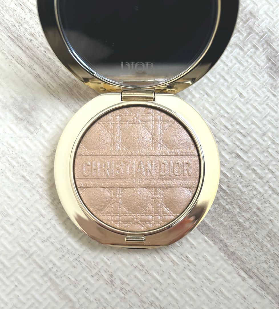 【完売商品】ディオールスキン フォーエヴァー グロウルミナイザー