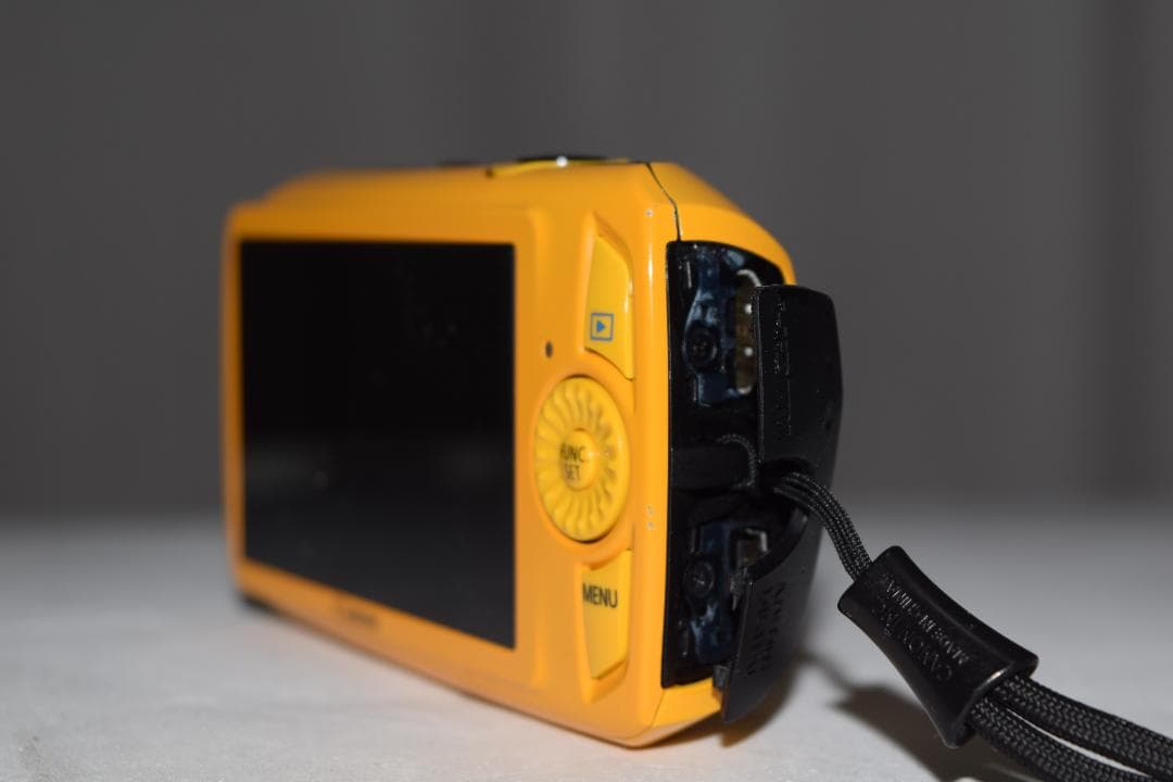 【美品・付属品多数】CANON　IXY305