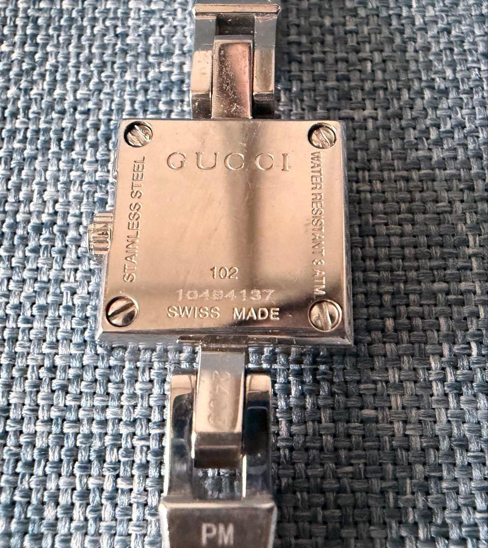 GUCCI シルバー スクエアフェイス 時計