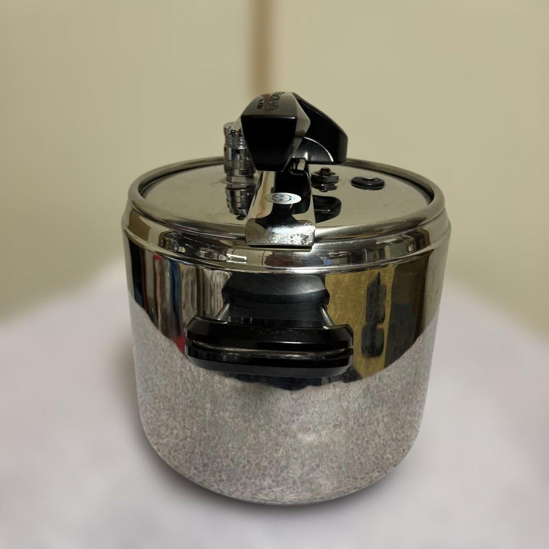 LAGOSTINA18/10圧力鍋ラゴスティーナ 圧力鍋 7Lイタリア製