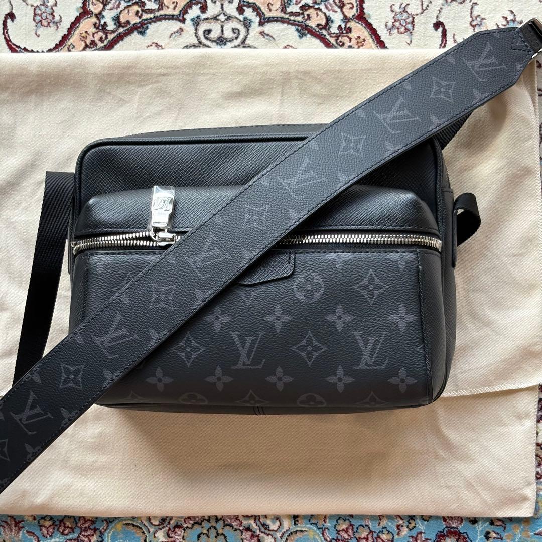 専用 出品 ルイヴィトン タイガ アウトドア メッセンジャー PM M30233