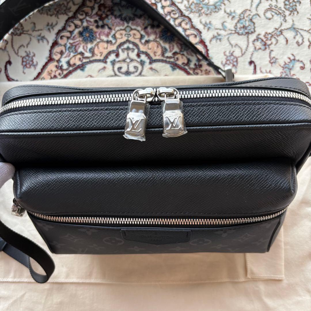 専用 出品 ルイヴィトン タイガ アウトドア メッセンジャー PM M30233