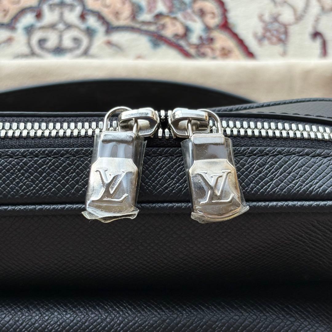 専用 出品 ルイヴィトン タイガ アウトドア メッセンジャー PM M30233