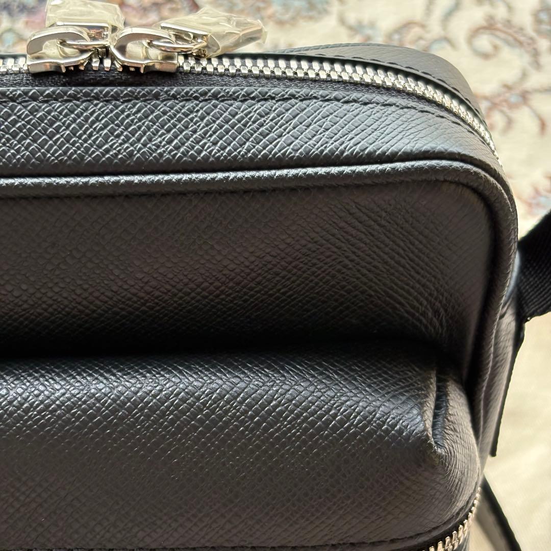 専用 出品 ルイヴィトン タイガ アウトドア メッセンジャー PM M30233