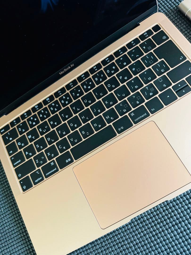 MacBook本体 MacBook Air + Magic Mouse