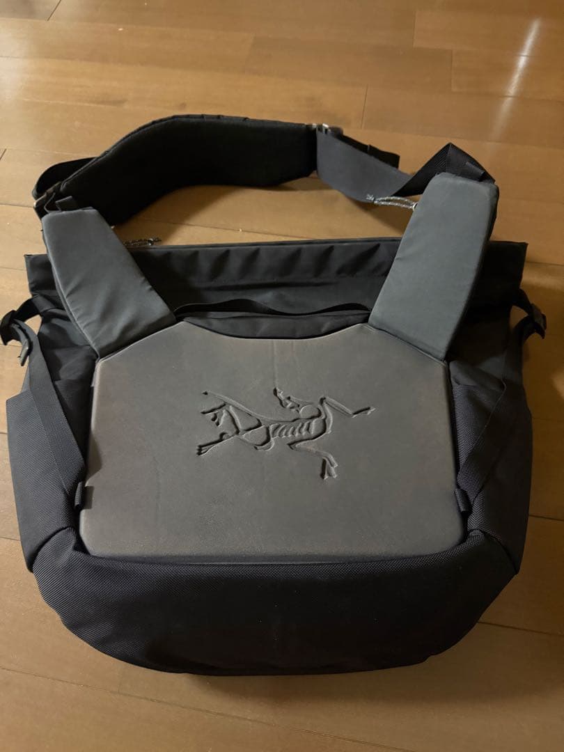 【希少】ARC’TERYX アークテリクス メッセンジャーバッグ ミストラルBK