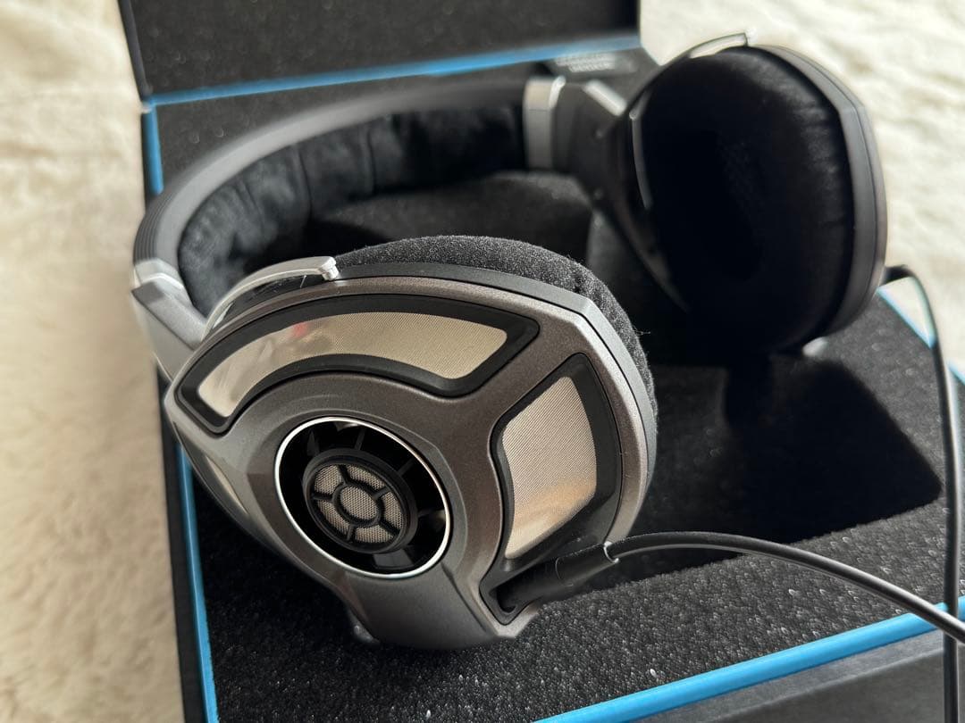 Sennheiser HD 700 ヘッドホン