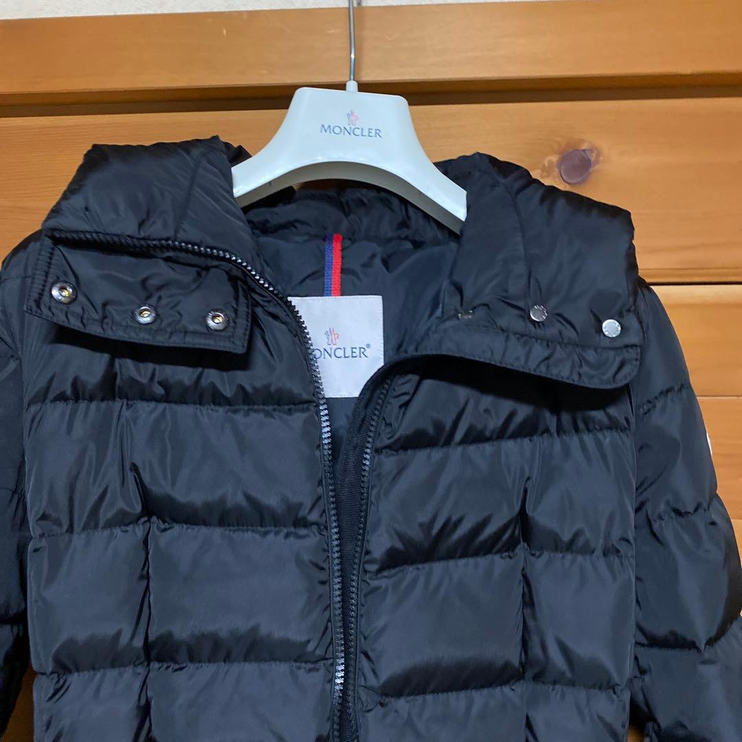 値下げ　MONCLER ブラック ダウンジャケット フード付き