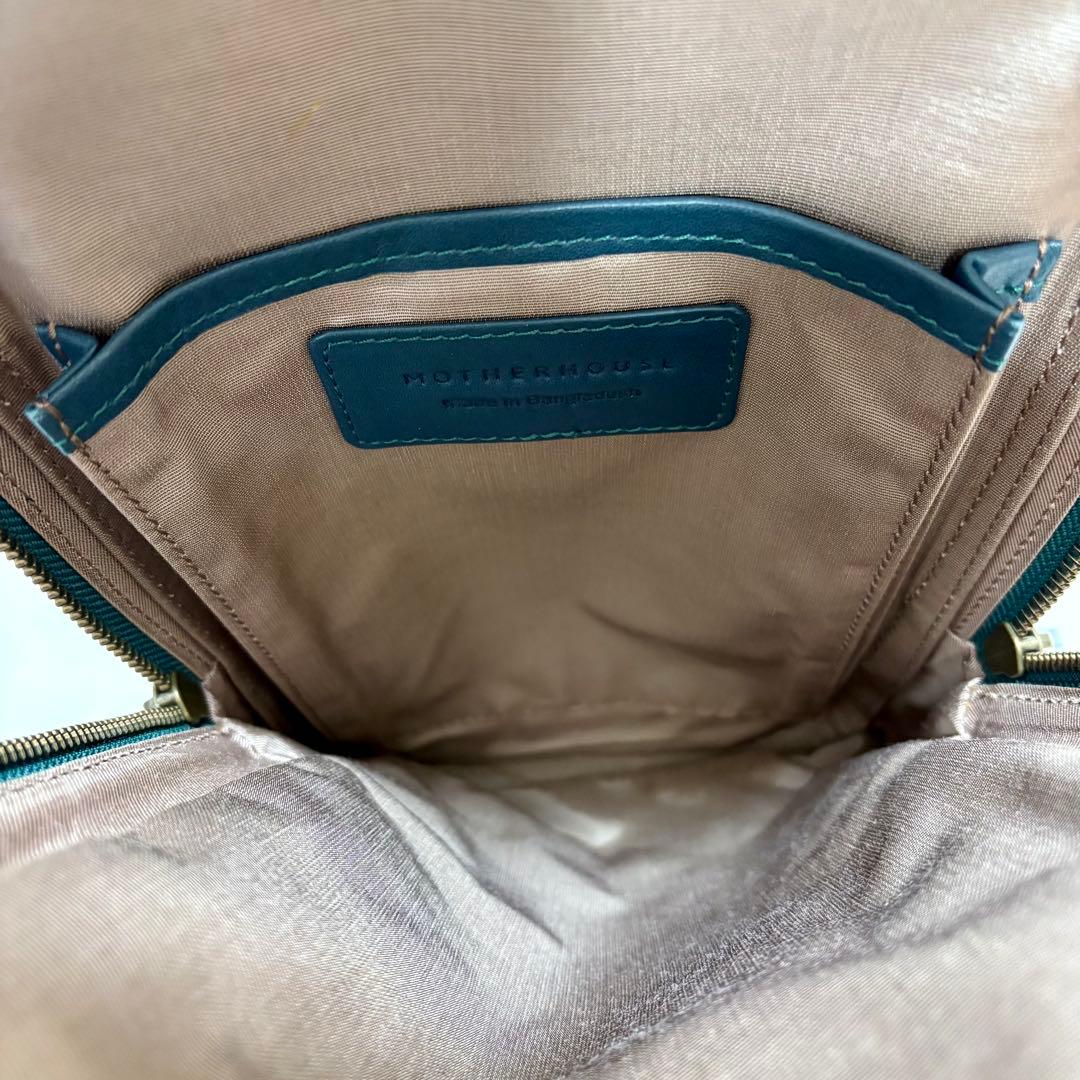 美品 マザーハウス カゼマトウ ボディバッグ レザー ネイビー 斜め掛け 本革