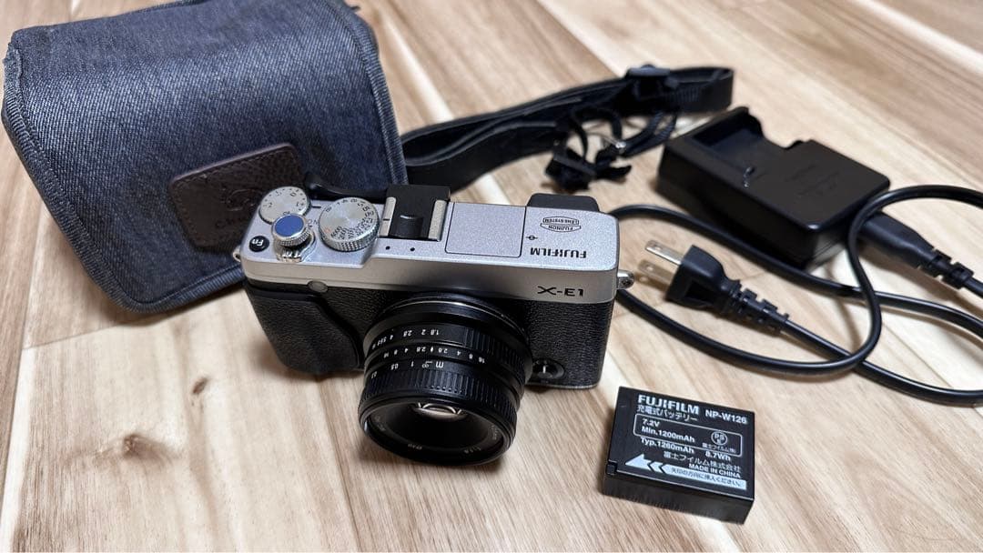 Fujifilm X-E1ボディーと単焦点レンズセット