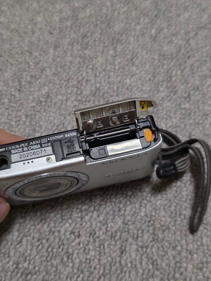 Nikon COOLPIX A100 コンパクトデジタルカメラ