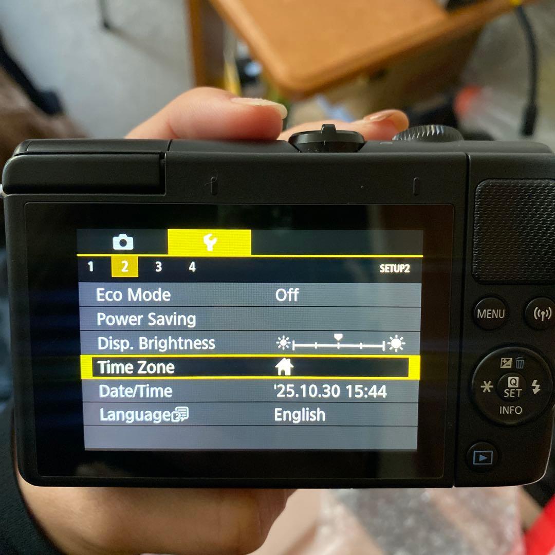 ビデオカメラ CANON EOS M100
